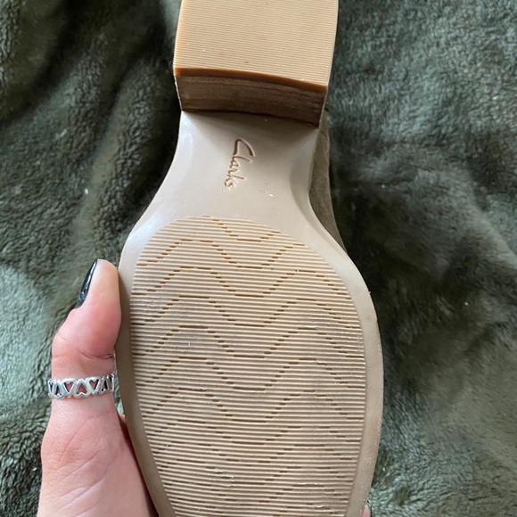 Clark booties - Picture 4 of 5